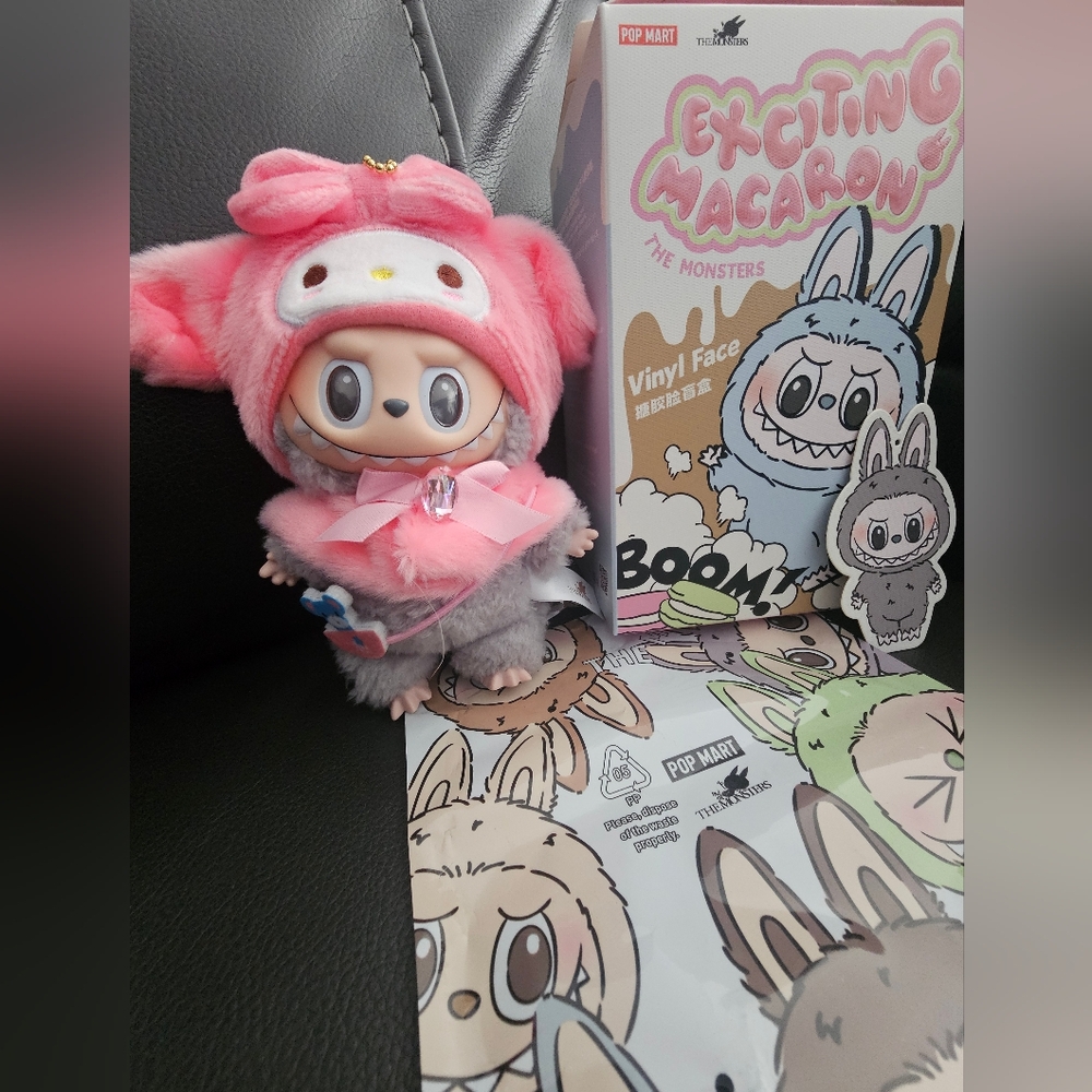 🚨SOLD🚨 Labubu Exciting Macaron • Sesame Bean • With Melody Outfit - Picture 1 of 11